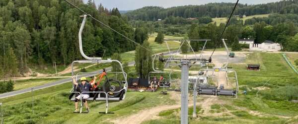 DF359205-3C04-4BDF-9934-AB70933D5E4D_1_105_c